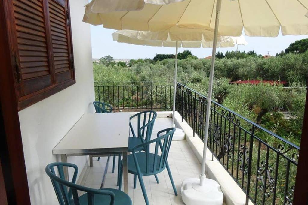 Large Home Near Potamos Beach エパノミ エクステリア 写真